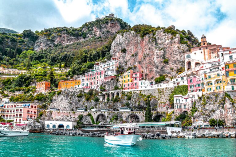 Vacanță de Vis pe Coasta Amalfi , 168 euro! (zbor dus-intors + cazare 4 nopți)